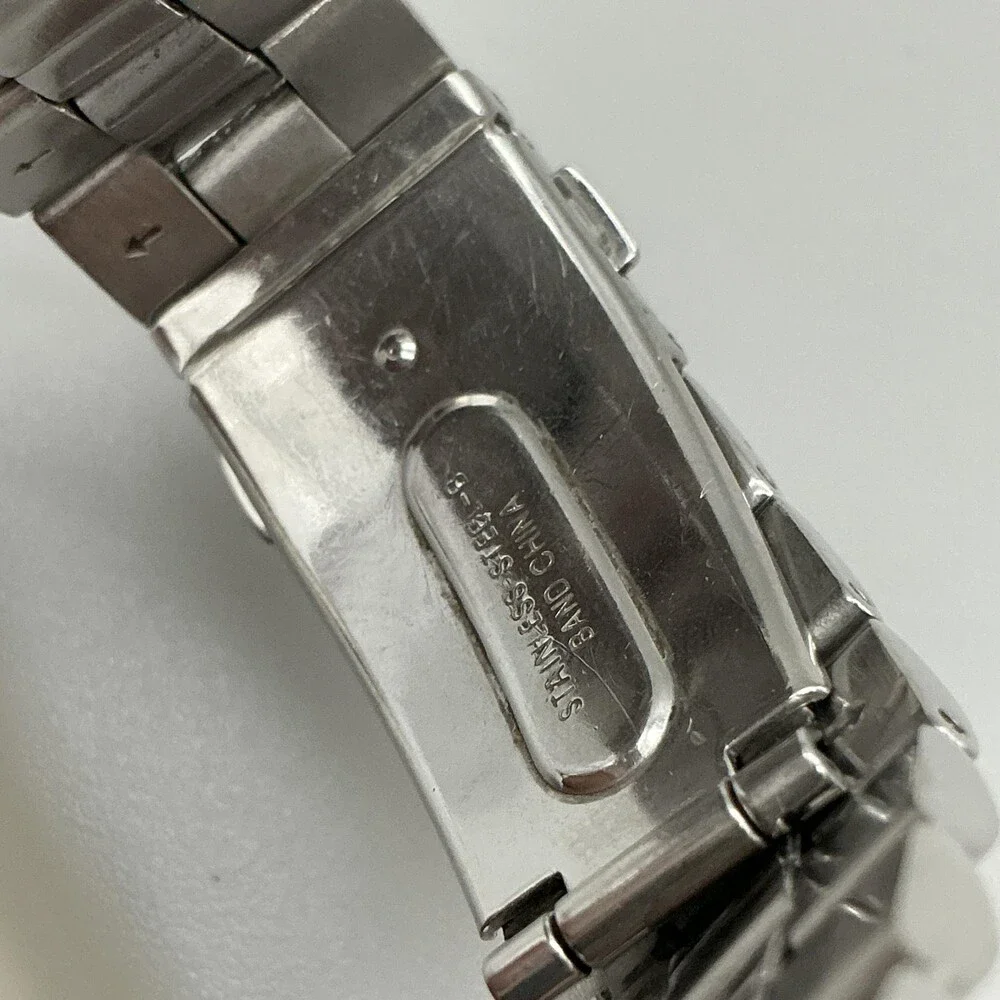 Seiko Kinetic Mens Watch 37mm Black Dial Two Tone Stainless 5M62-0C70 Date 7